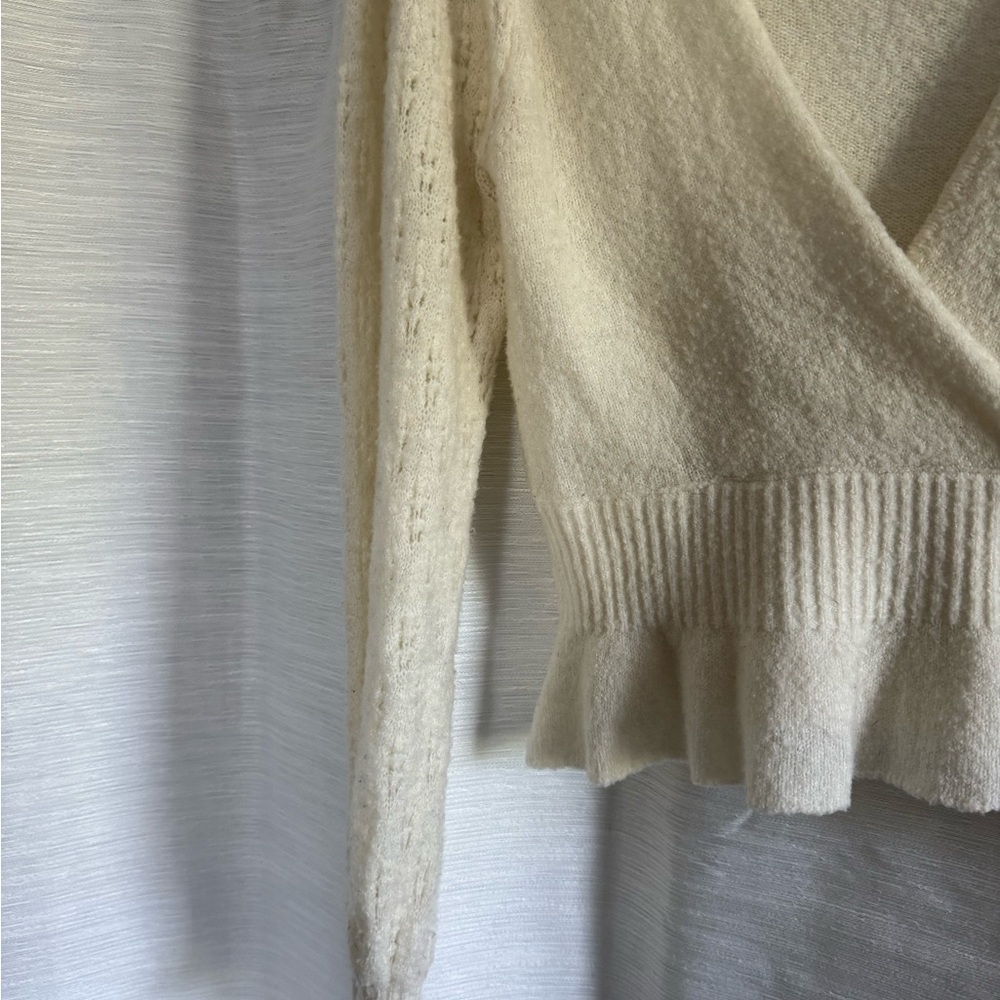 Urban Outfitters Cream Soft Sweater - Picture 3 of 4